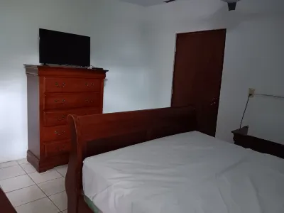 Dressrosa Guest House Hotels in Мамейес II