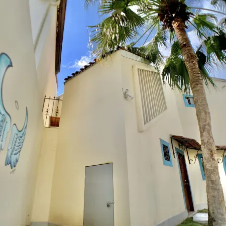 Villa Arenas- Private Pool & Easy Beach Access in Jaco