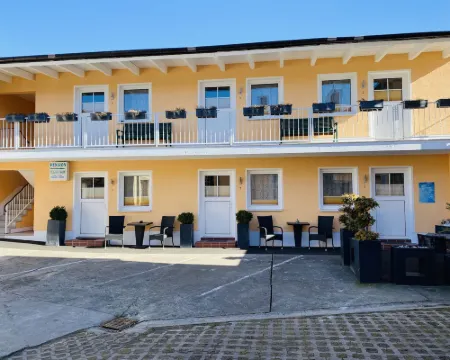 Pension & Ferienwohnungen Schneidereit Hotels in Rugen