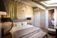 Casa Laura, Unwind Yourself on A Luxury Terrace in Lucca Town