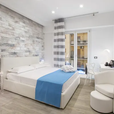 Vhome Hotels near Sorrento Lingue