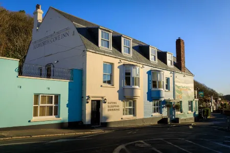 Lulworth Cove Inn Отели рядом с достопримечательностью «Замок Корф»