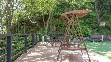 Namyangju Fourseason Poolvilla Отели в г. Намъянджу