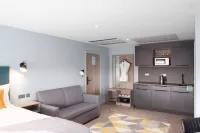 아텔 이스트