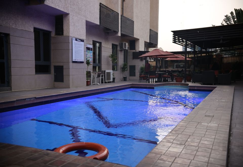 볼튼 화이트 호텔 앤드 아파트먼트