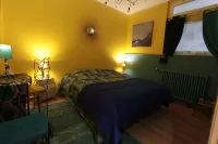 Les Ateliers d'Art Modiste et Formier Hotels in Roanne