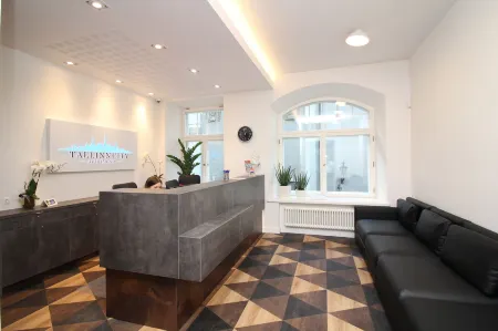 Tallinn City Apartments Old Town Suites Отели рядом с достопримечательностью «Дом-музей Петра I»