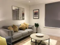 Kew Bridge Apartments - Condos