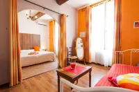 Logis Auberge de Tavel Hotels in Tavel