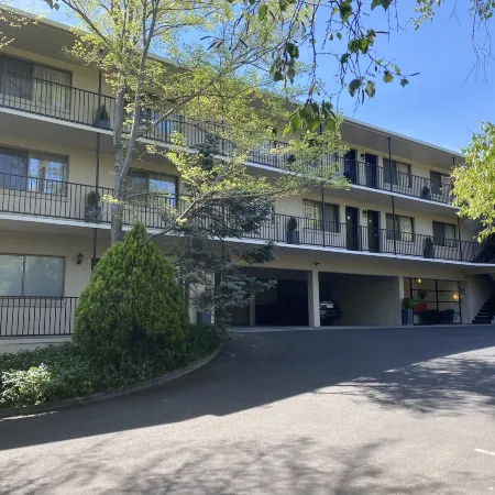 Grosvenor Court Apartments