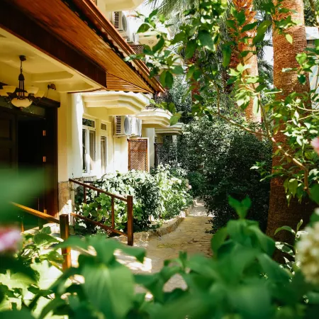Canada Hotel & Bungalows