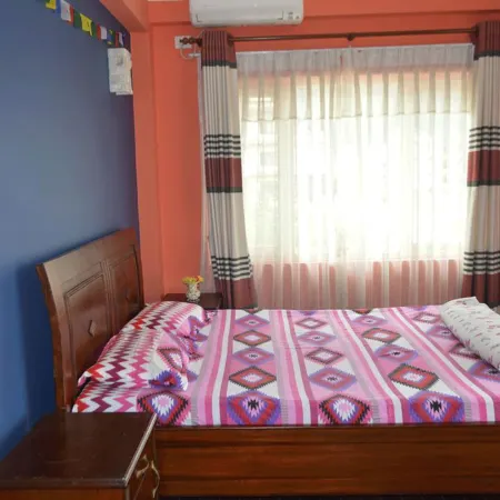 B&B at Cozy Home in Banasthali Отели рядом с достопримечательностью «Свойамбу Ступа»