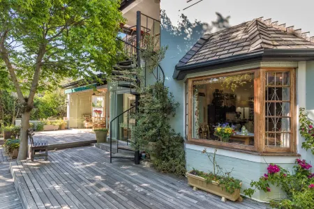 Hedge House Guest House Отели рядом с достопримечательностью «Southern Suburbs»