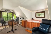 Tall Pines Inn
