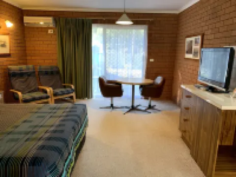 Kingswood Motel Hotels in Tocumwal