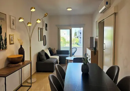 Phaedrus Living: City Centre Luxury Flat Esperidon 201 Отели в г. Никосия