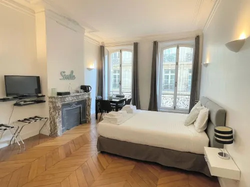 Paris Square - Bed and Breakfasts