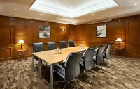 DoubleTree by Hilton Southampton Hotels in Chilworth