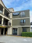 Laguna Inn and Suites Hotels near Aliso Creek