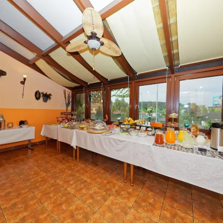 Hotel Max Inn Отели в г. Братислава I