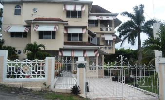 Ocho Rios Golden View