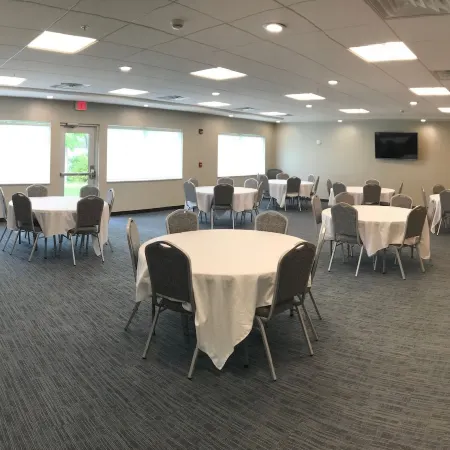 Holiday Inn Express & Suites PORTAGE by IHG