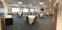 Holiday Inn Express & Suites PORTAGE by IHG - breakfast