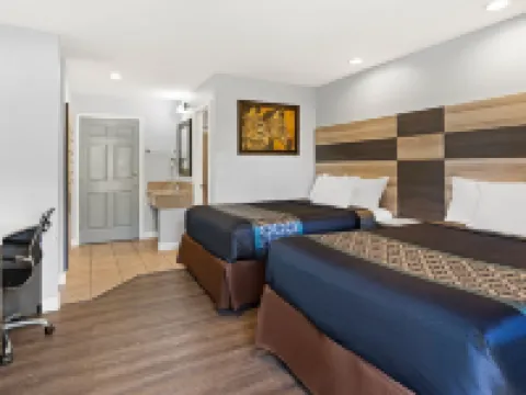 Bay Breeze Inn Hotels in Oakland