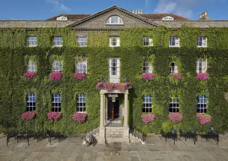 Angel Hotel Отели в г. Ингам