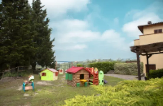 坎塔加羅農莊酒店