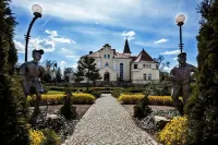 Pałac Brzeźno Spa & Golf Hotels in Тшебницький повіт