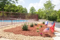 Rosebud Inn - Rooftop Pools