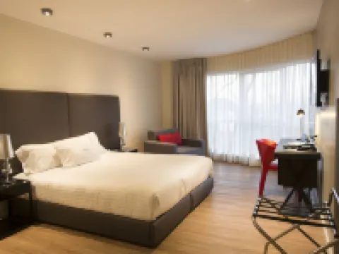 Regency Way Montevideo Hotel Hotels near Rambla de Montevideo
