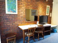 Glen Inn - parking