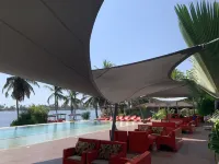 Hotel Coucoue Lodge - piscina