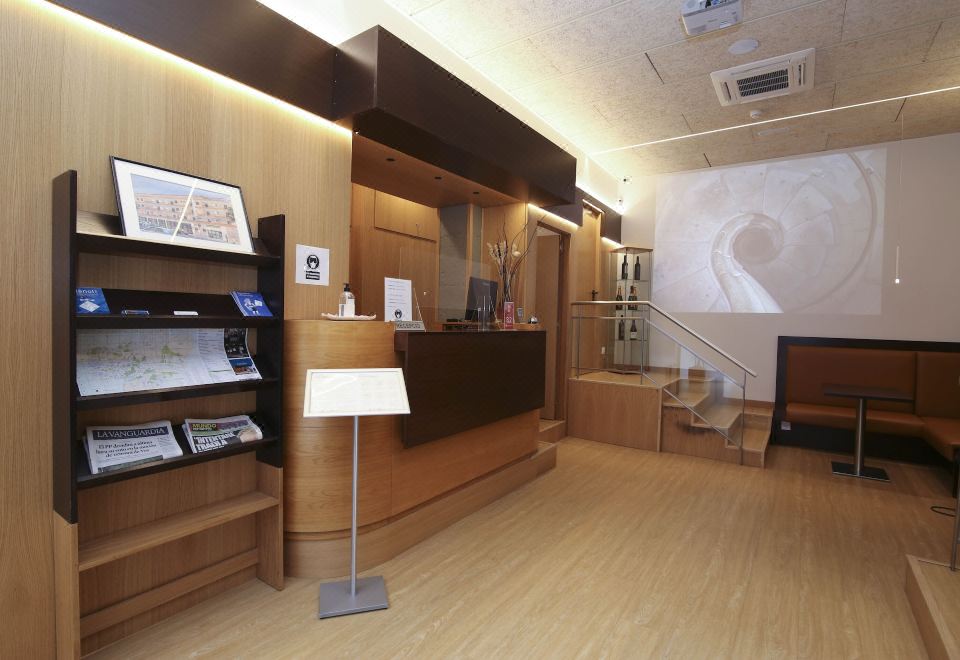 1. 호텔 에스플루게..