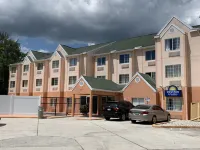Days Inn & Suites by Wyndham Tampa / Raymond James Stadium Hotels in Tampa