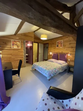 Chambres, Table d'Hôtes et Gites les Mesanges Отели в г. Англье