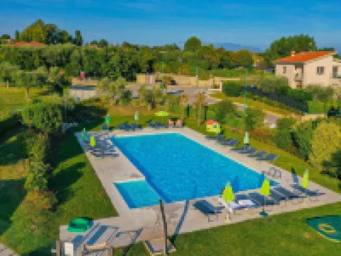 レジデンス ルレ ローザ デイ ヴェンティ モニーガ・デル・ガルダのホテル