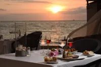 坎託太陽海岸廣場港，全包海灘加網球度假飯店