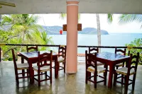 Hotel Catalina Beach Resort Hotels in Zihuatanejo