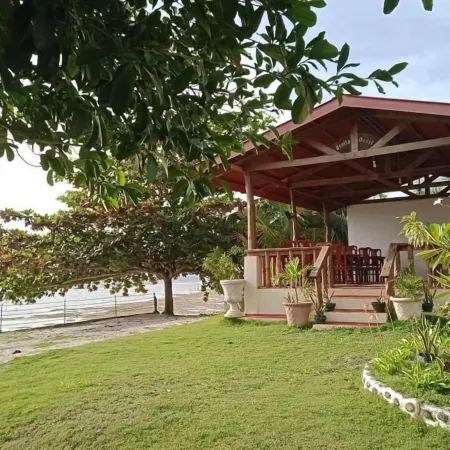 Bonita Oasis Beach Resort Отели рядом с достопримечательностью «Остров Пескадор»