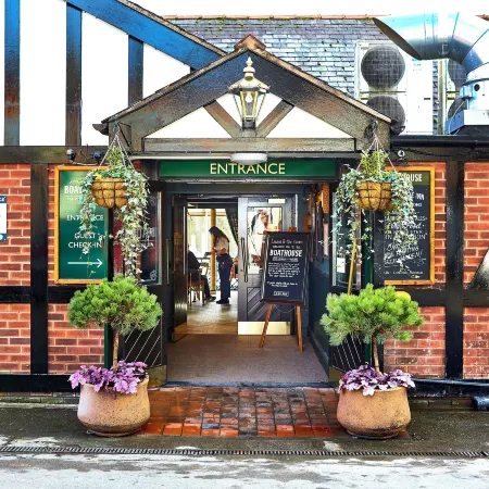 The Boathouse Inn & Riverside Rooms