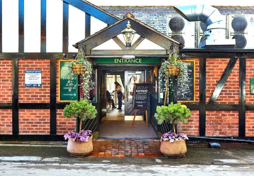 The Boathouse Inn & Riverside Rooms