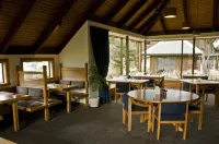 Alpine Lodge - breakfast