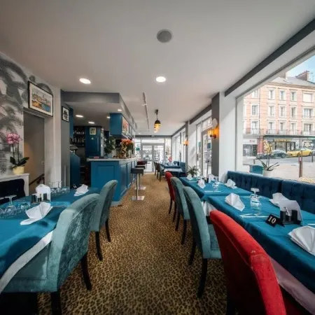 Brit Hotel Privilege Lisieux - la Villa des Arts