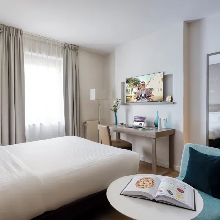 Citadines Toison d'Or Brussels Отели рядом с достопримечательностью «Станция метро Trone»