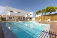 Sagres Sun Stay - Surf Camp & Hostel - Swimmingpools