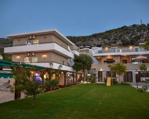 Iraklis Apartments Hotels in Stalida
