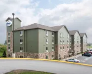 Suburban Studios Triadelphia - Wheeling at the Highlands Hotels in Ohio County